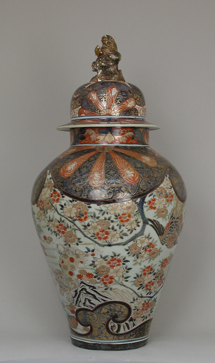 【バルスター形壺（組み合わせガルニチュールの一部）　Baluster-shaped vase (part of an assembled garniture)】江戸時代‐肥前焼‐伊万里風