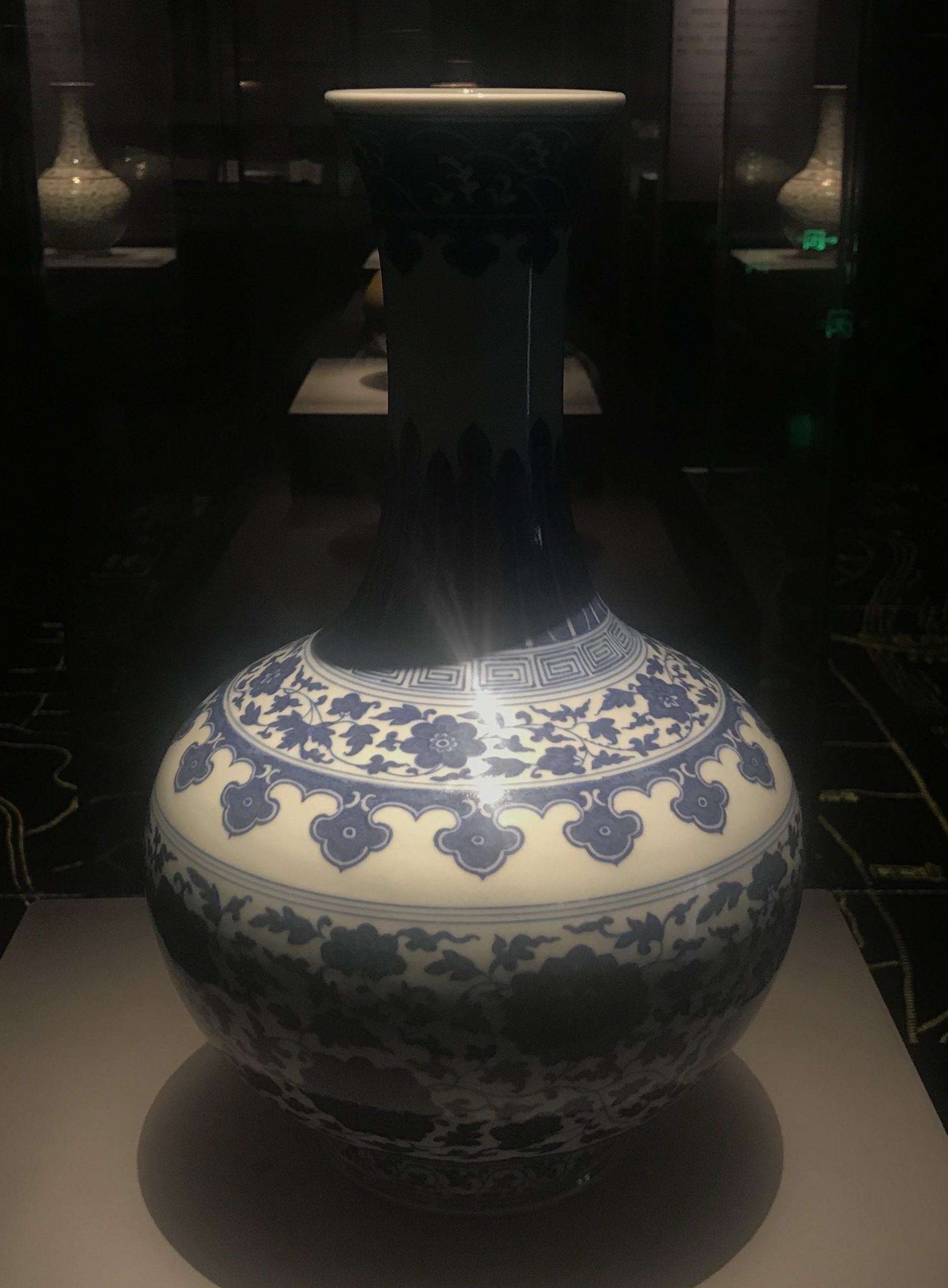 青花纏枝蓮紋磁賞瓶-明清時代-常設展F３-成都博物館