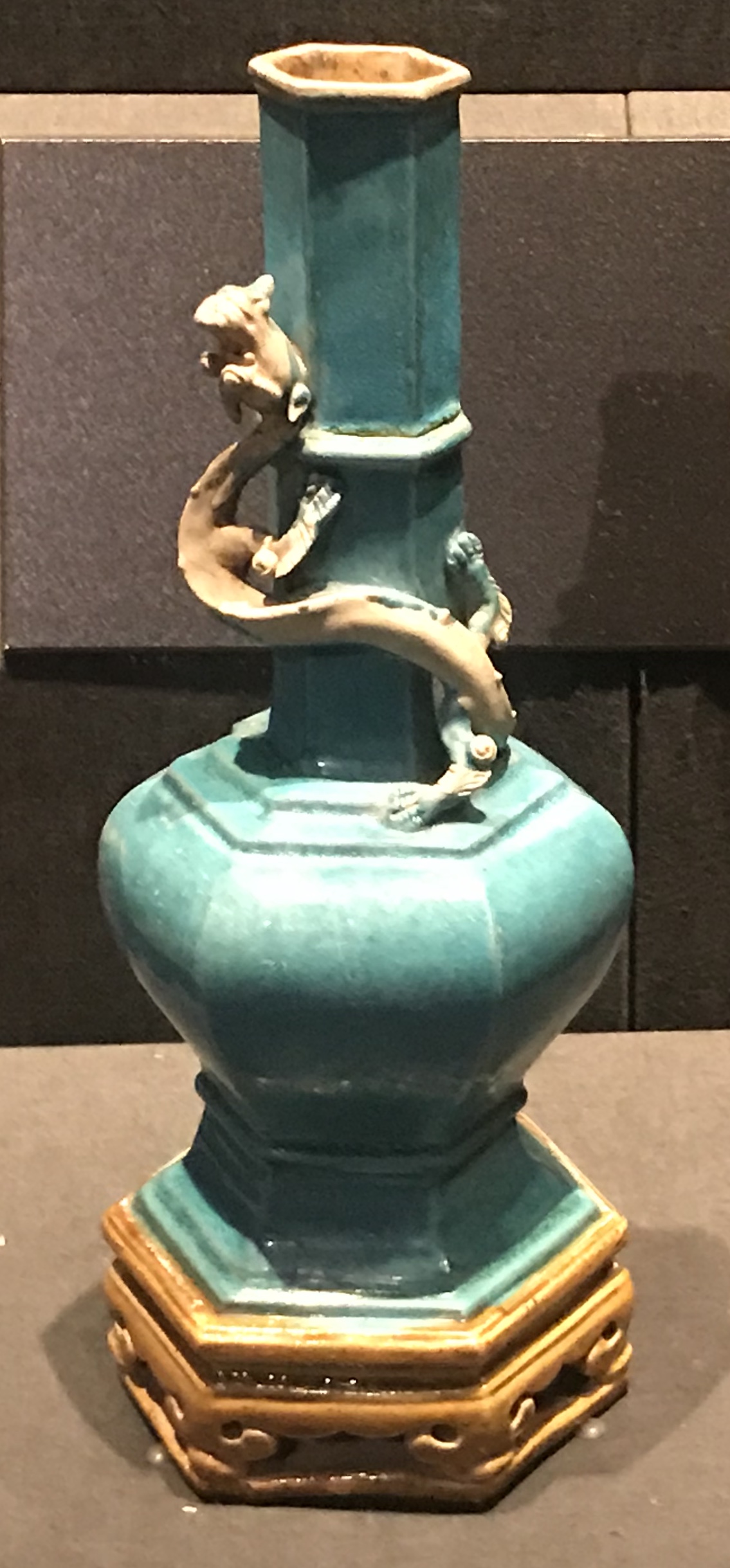 琺華堆塑龍紋磁瓶-明清時代-常設展F３-成都博物館