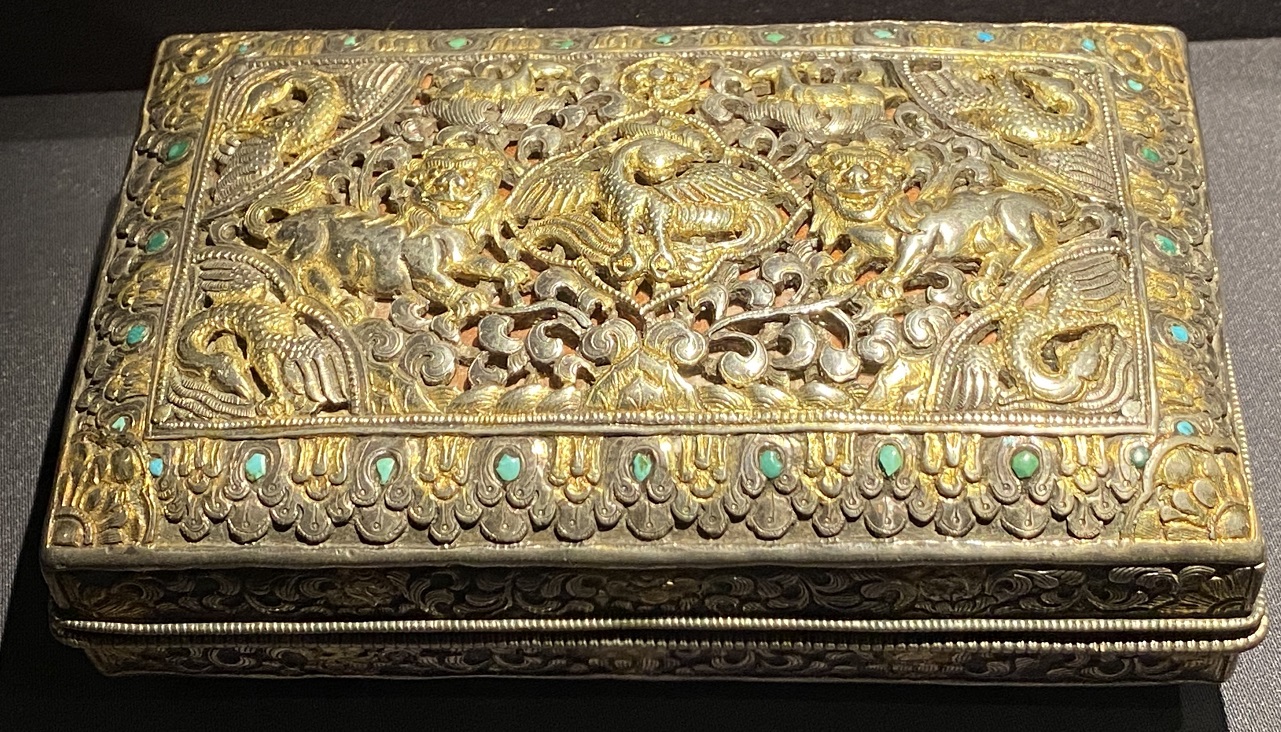 銀鎏金双獅紋盒-特別展【七宝玲瓏-ヒマラヤからの芸術珍品】-金沙遺跡博物館-成都
