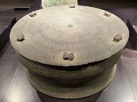 【銅鼓】中国南部出土|後漢〜唐時代・2〜9世紀－青銅－常設展－東京国立博物館－東洋館