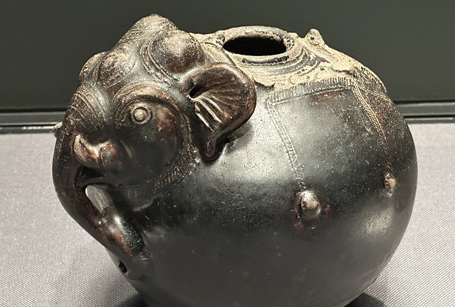 黑褐釉象形容器】カンボジア-クメール－アンコール時代・12〜13世紀 