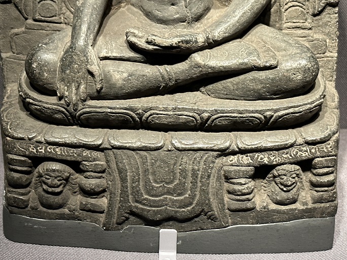 【釈迦如来坐像】インド・ボードガヤー|パーラ朝・11〜12世紀|石造－常設展－東京国立博物館－東洋館
