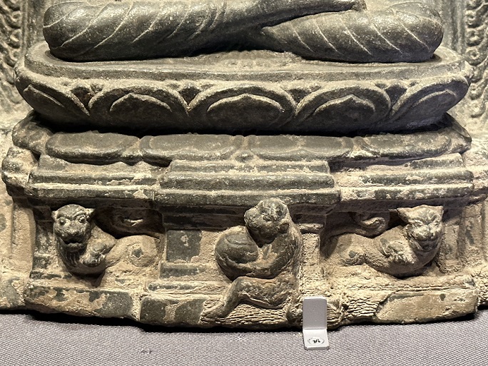 【釈迦如来坐像】インド|パーラ朝・9世紀頃|石造－常設展－東京国立博物館－東洋館
