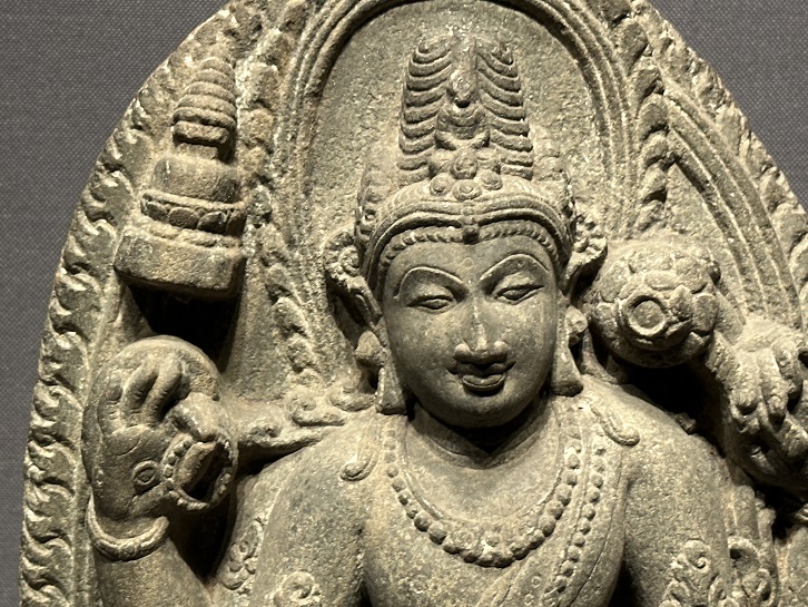 【菩薩坐像】インド|パーラ朝・9〜10世紀|石造－常設展－東京国立博物館－東洋館
