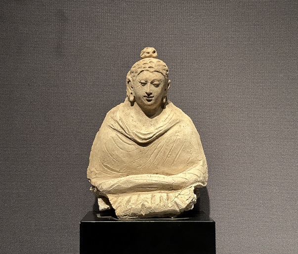 【如来坐像】アフガニスタン|4~5世紀|ストウッコ－常設展－東京国立博物館－東洋館