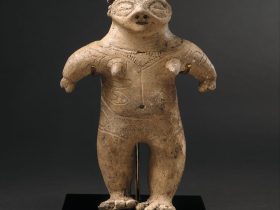 【女性立土偶　Standing Female Clay Figure】縄文時代後期