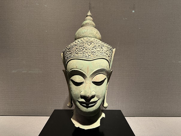 送料無料HOTタイ ロッブリー時代後期～アユタヤ時代初期 仏像頭部 大型 １４～１５世紀 仏像