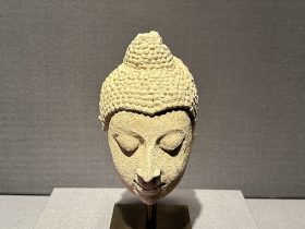 【仏陀頭部】タイ－スコータイ時代－14〜15世紀－ストゥッコ－常設展－東京国立博物館－東洋館