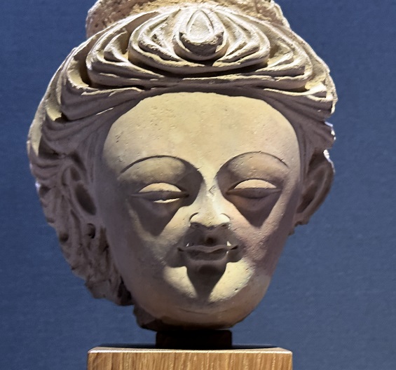 【菩薩像頭部】中国・トゥムシュク|4~5世紀|塑造－常設展－東京国立博物館－東洋館