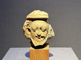 【供養者像頭部】中国・トゥムシュ|6〜7世紀|塑造－常設展－東京国立博物館－東洋館