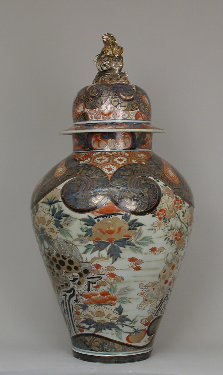 【バルスター形壺（組み合わせガルニチュールの一部）　Baluster-shaped vase (part of an assembled garniture)】江戸時代‐肥前焼‐伊万里風