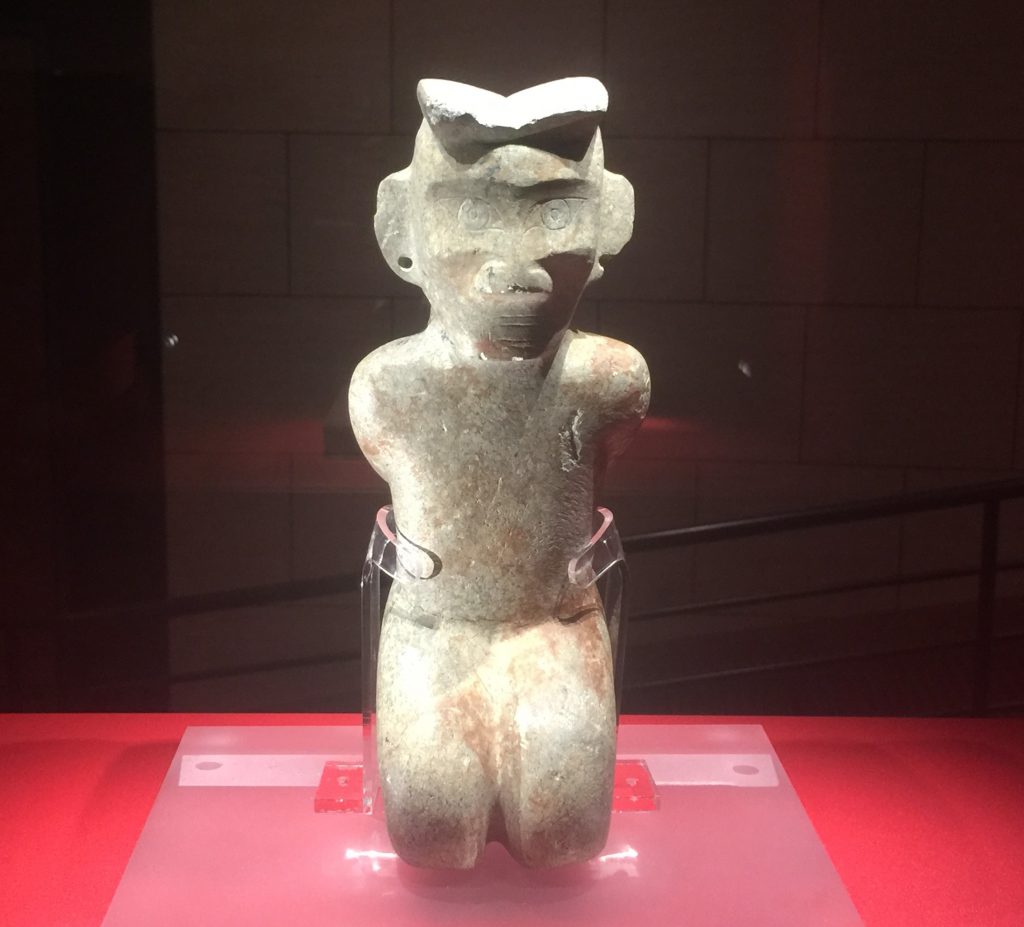 石跪坐人像-石器-展示ホール4-千載遺珍-金沙遺跡博物館-成都市