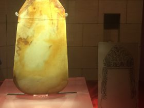 玉鉞-玉器-展示ホール4-千載遺珍-金沙遺跡博物館-成都市