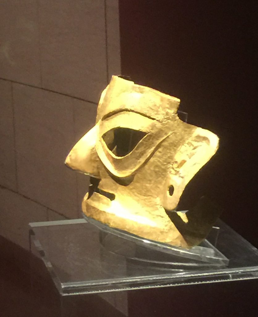 金面具-金器-展示ホール4-千載遺珍-金沙遺跡博物館-成都市