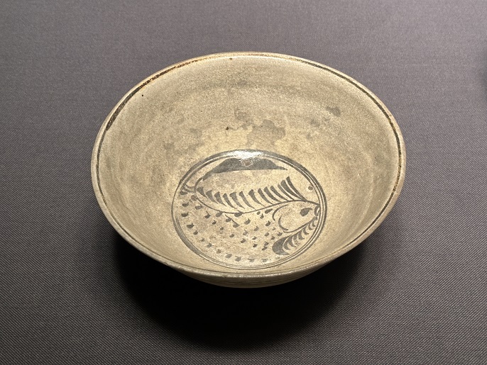 鉄絵魚文鉢】タイ-15~16世紀-陶磁器－常設展－東京国立博物館－