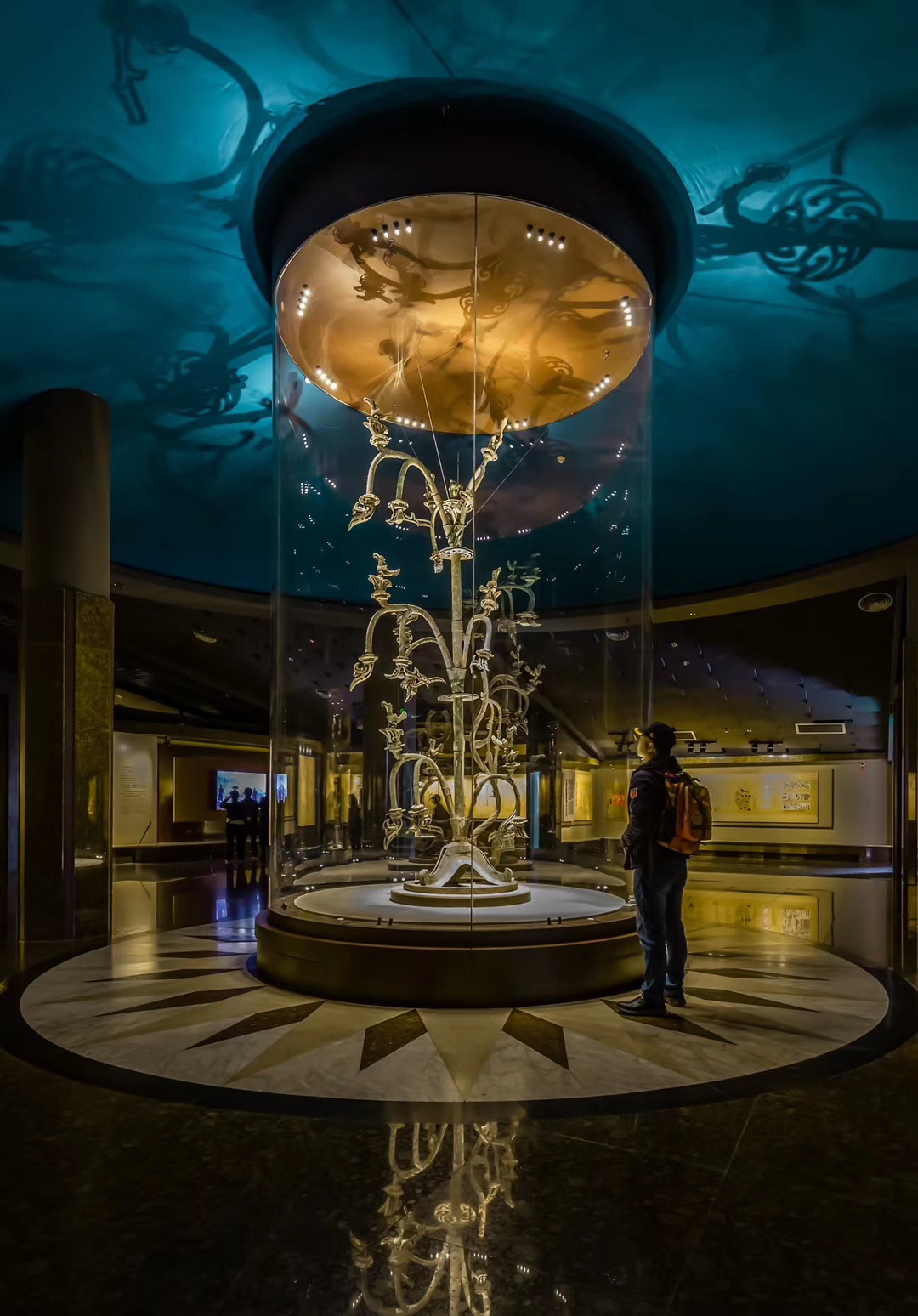 青銅神樹-三星堆博物館-広漢市-徳陽市-四川省-撮影:ZhangYan