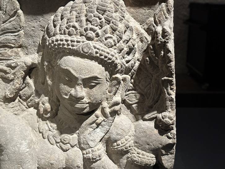 【浮彫人物像】カンボジア、ピミアナカス－アンコール時代－常設展－東京国立博物館－東洋館

