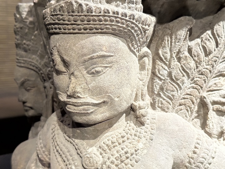 【浮彫人物像】カンボジア、ピミアナカス－アンコール時代－常設展－東京国立博物館－東洋館
