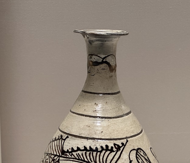 【粉青鉄絵魚文瓶】朝鮮時代－15~16世紀－常設展－東京国立博物館－東洋館