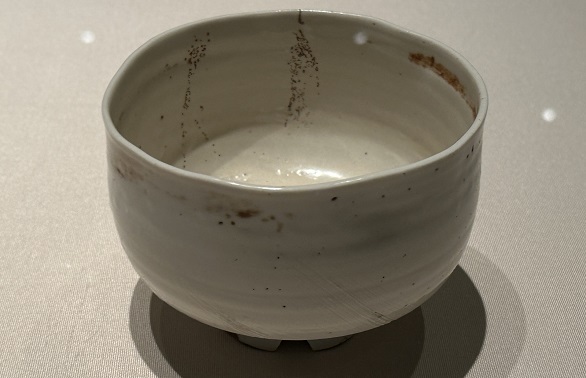 【金海茶碗 銘:福寿草】朝鮮時代－17世紀－常設展－東京国立博物館－東洋館
