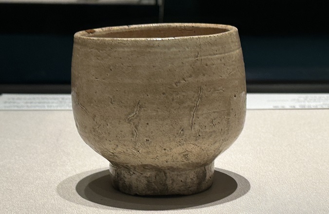【無地刷毛目茶碗 銘:冬頭】朝鮮時代－16世紀－常設展－東京国立博物館－東洋館