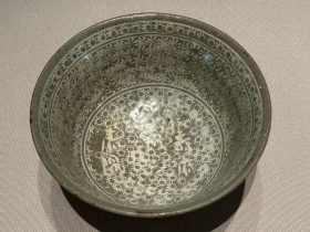 【粉青印花菊花文碗】朝鮮時代－15世紀－常設展－東京国立博物館－東洋館