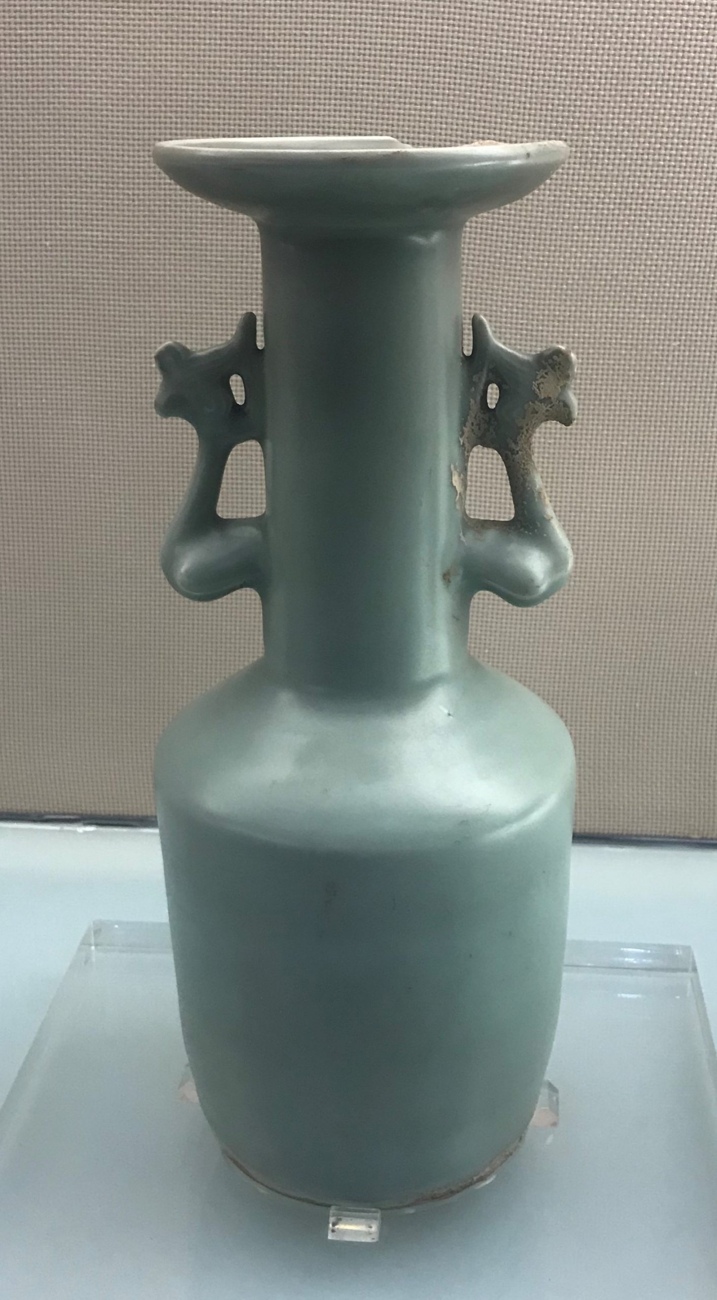 中国 龍泉窯 粉青釉 双魚耳瓶 C R3660B - 陶芸
