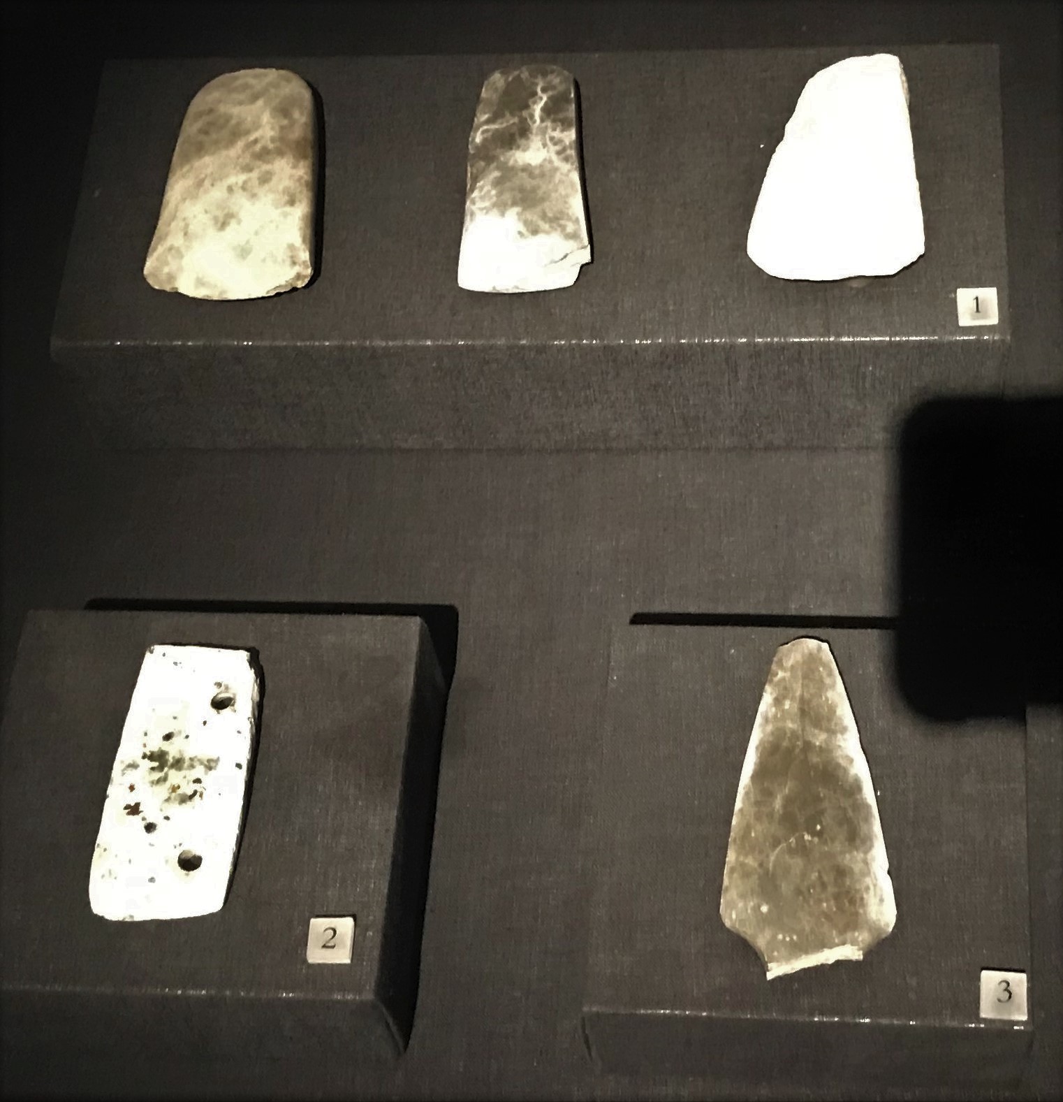 石斧-石矛-穿孔石錛-先秦時代-常設展F２-成都博物館