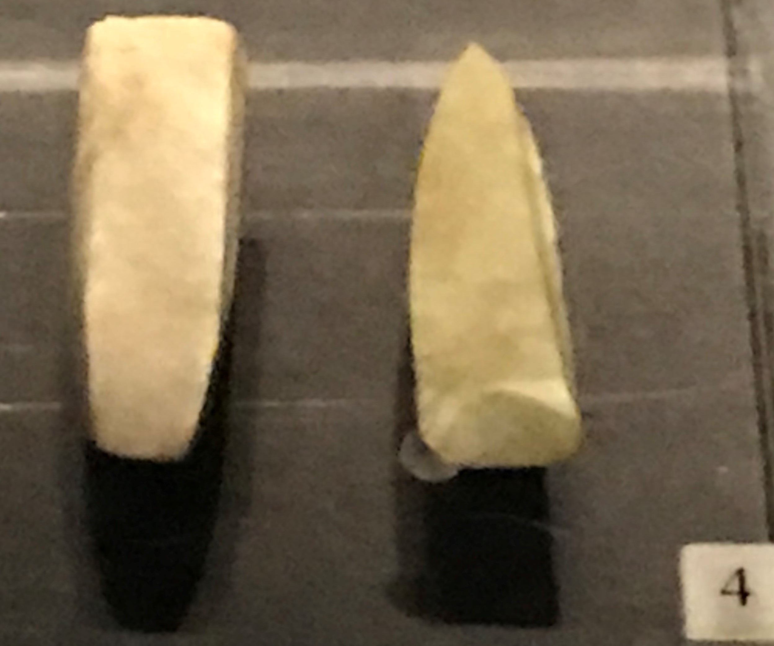 石斧-石鑿-石鏃-石矛-穿孔石錛-先秦時代-常設展F２-成都博物館