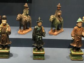 彩釉陶侍從俑-彩釉陶騎馬儀仗俑-明清時代-常設展F３-成都博物館