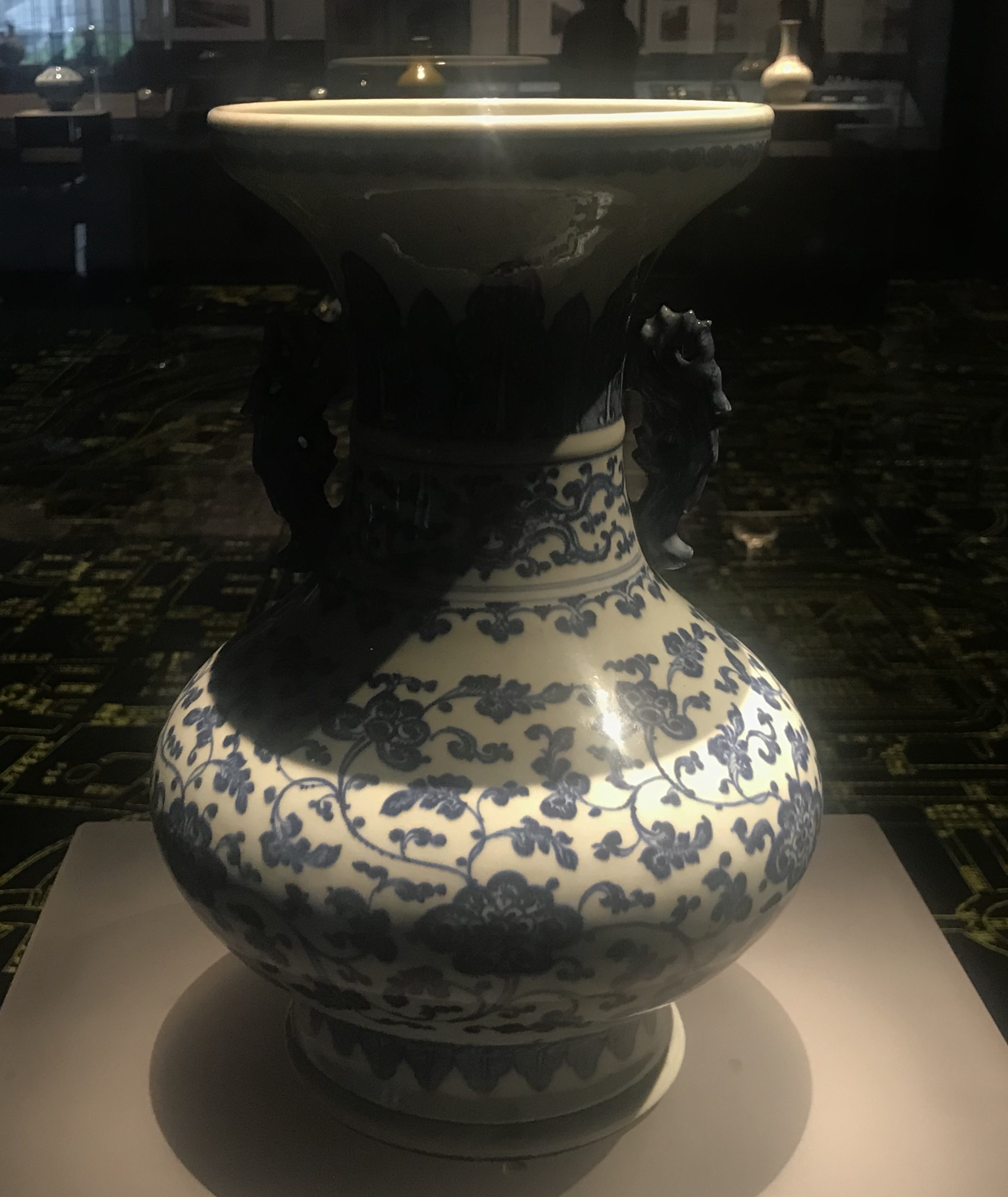 青花纏枝蓮紋磁双耳瓶-明清時代-常設展F３-成都博物館