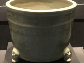 青釉纏枝蓮紋磁爐-明清時代-常設展F３-成都博物館