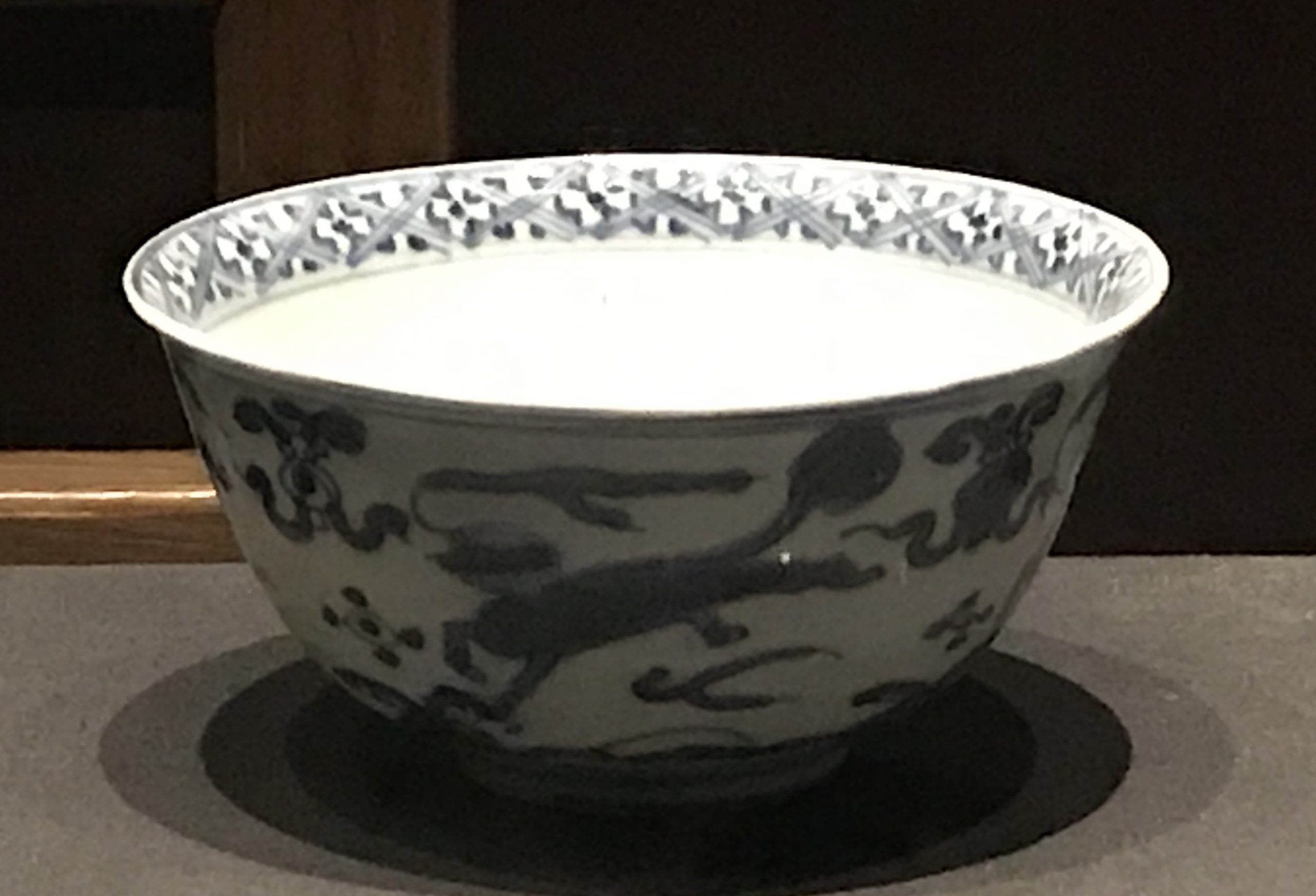  青花海水獣紋磁碗-明清時代-常設展F３-成都博物館