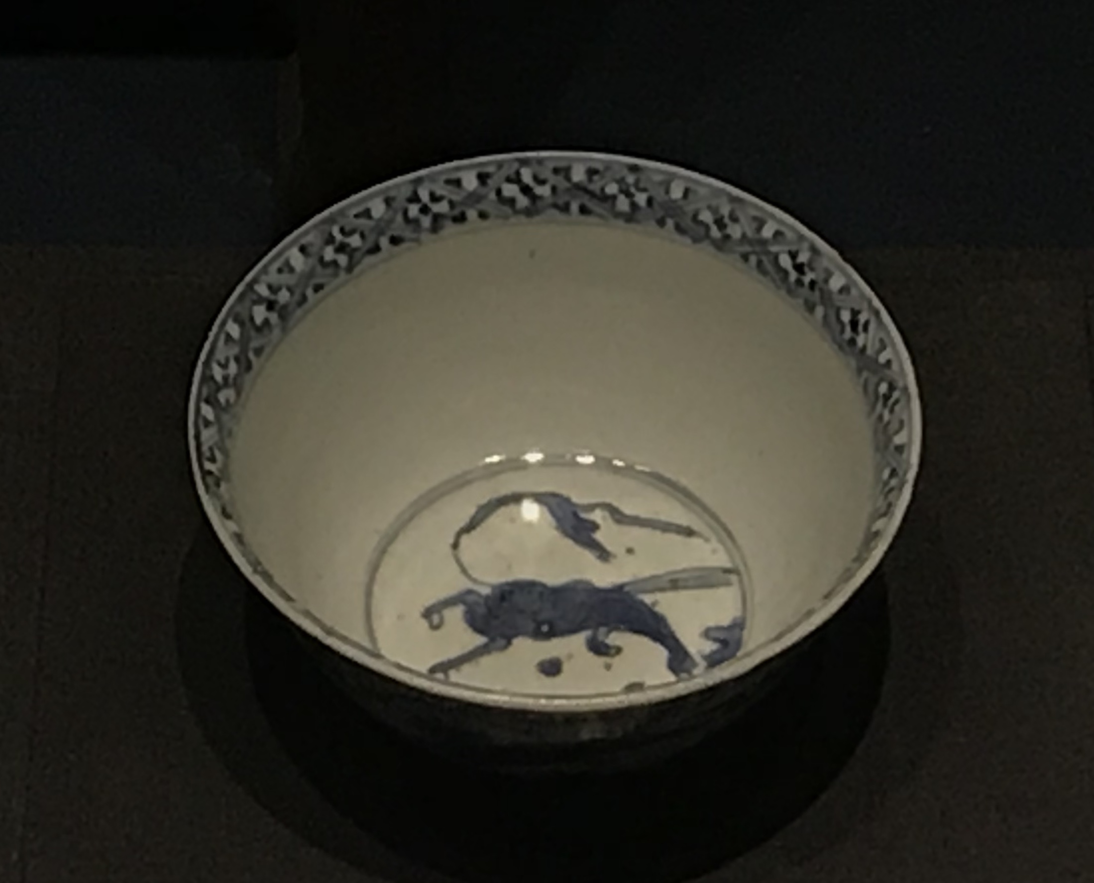 青花海水獣紋磁碗-明清時代-常設展F３-成都博物館
