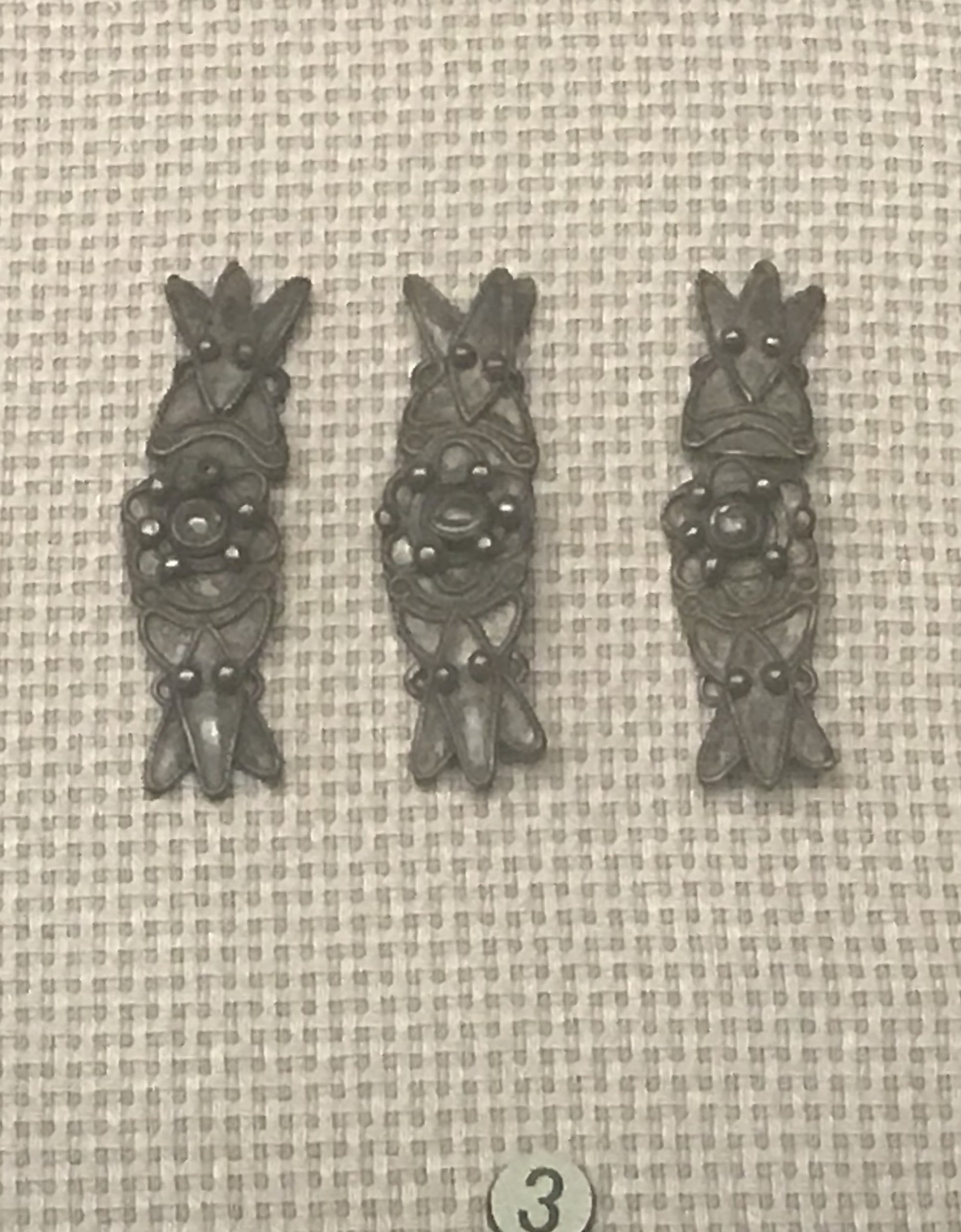 排形銀領花-棱形鏤空銀領飾--銀領ボタン-彜族アクセサリー-四川民族文物館-四川博物館-成都