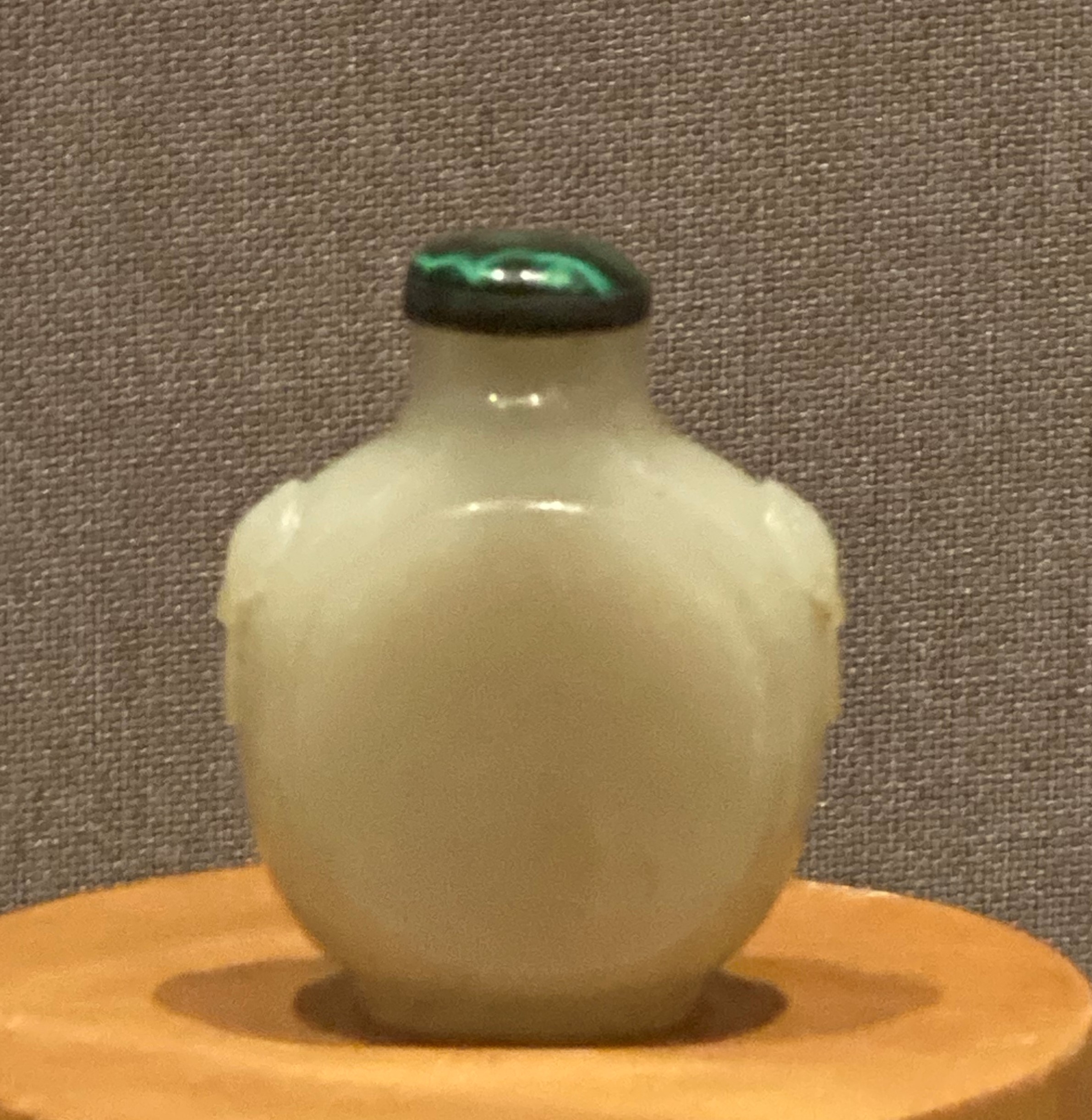 白玉扁形鼻煙瓶-清時代-工藝美術館館-四川博物館-成都