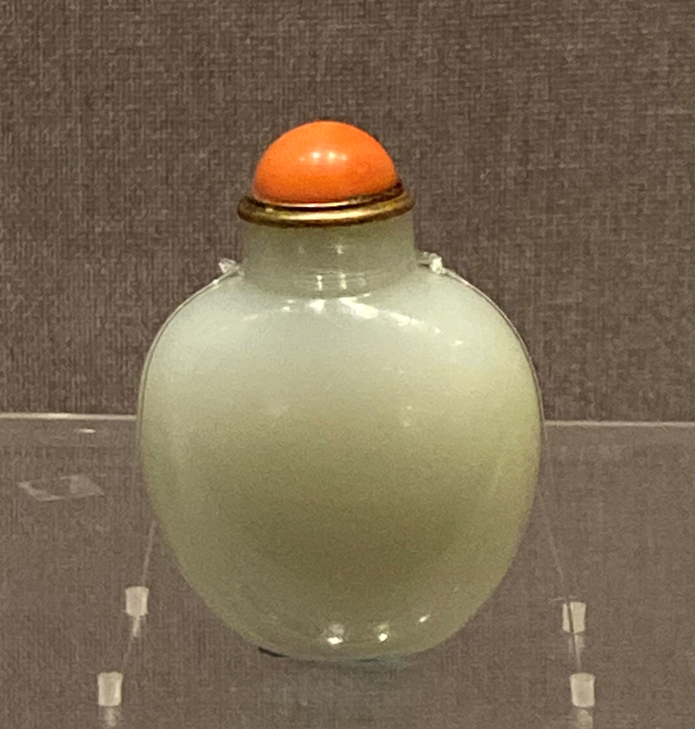 白玉扁形黄蓋鼻煙瓶-清時代-工藝美術館館-四川博物館-成都