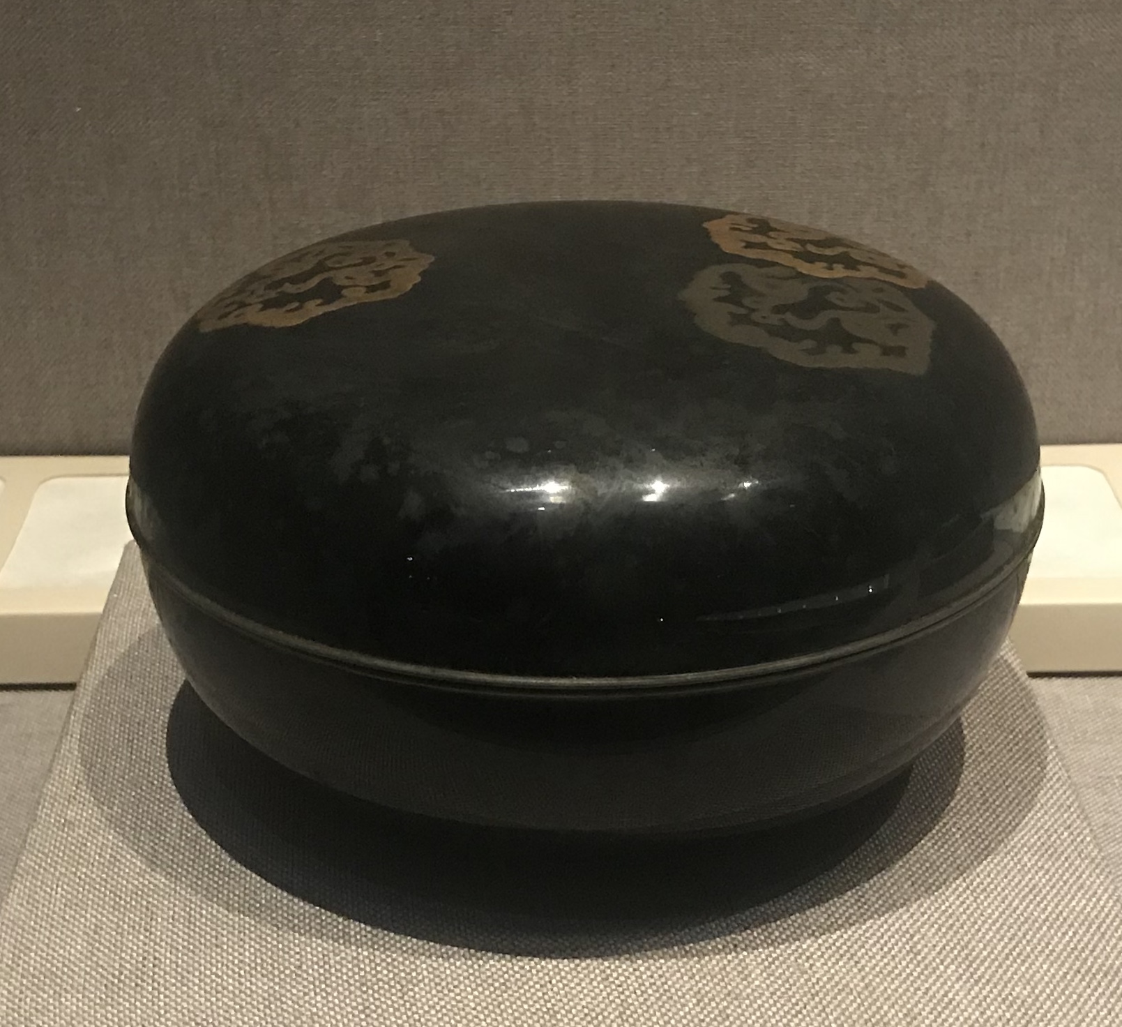 黒漆描金圓盒-漆器-清時代-工藝美術館館-四川博物館-成都