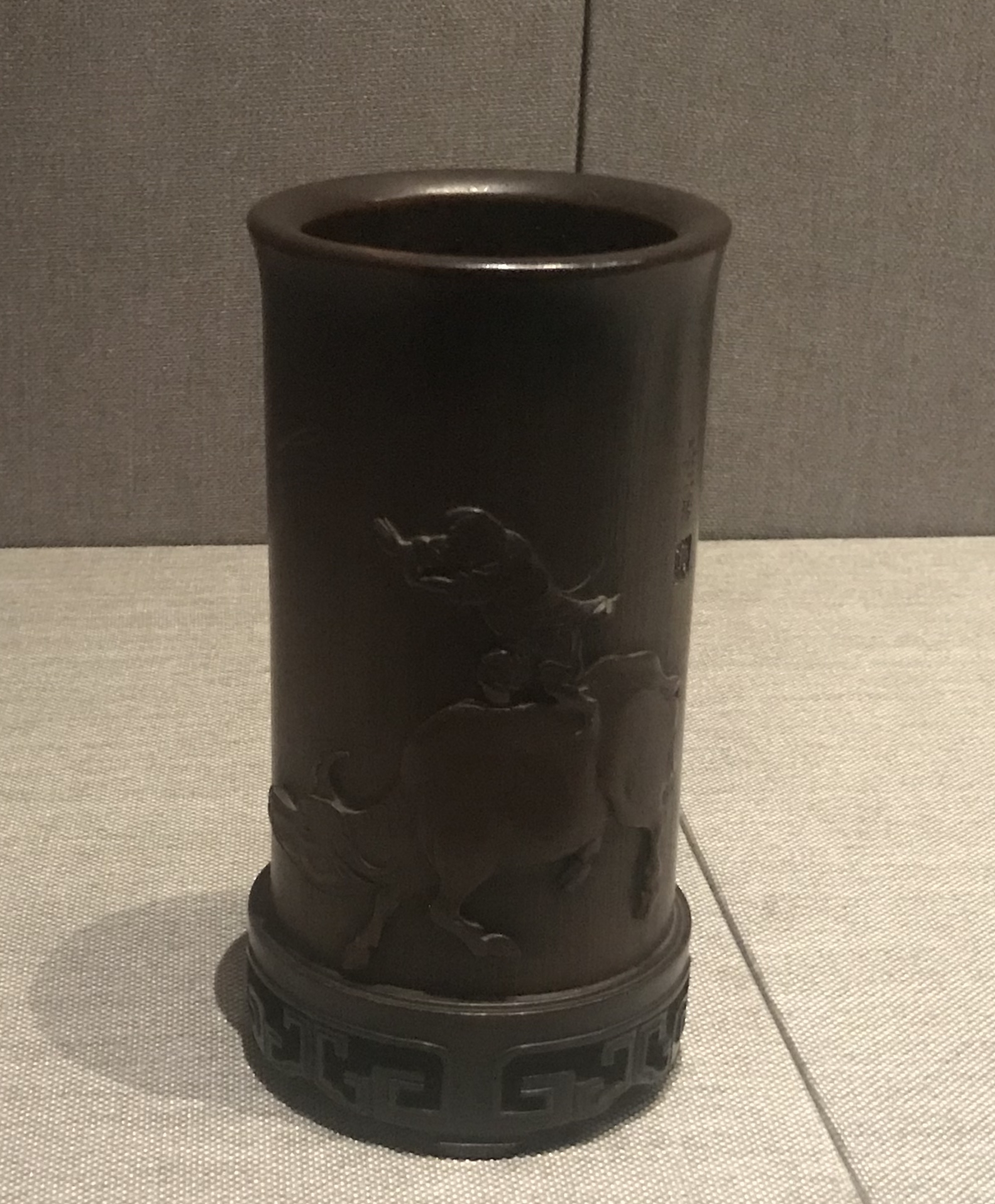 竹彫村縦牧牛筆筒-清時代-工藝美術館館-四川博物館-成都