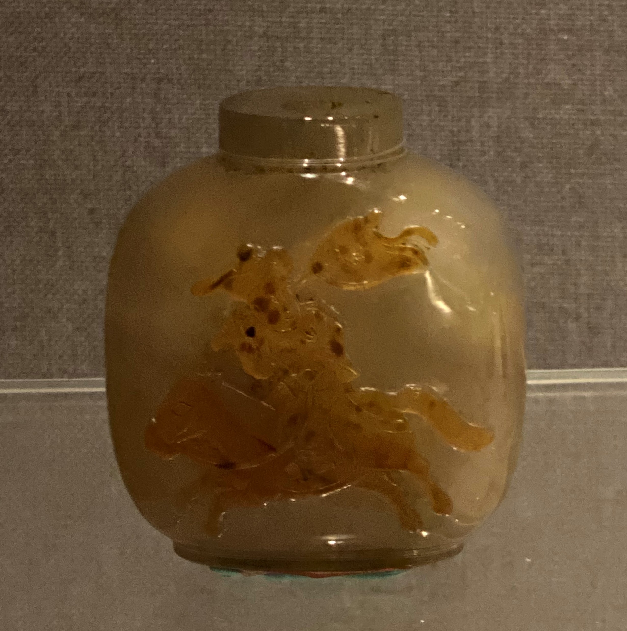 騎馬模様瑪瑙鼻煙瓶-清時代-工藝美術館-四川博物館-成都