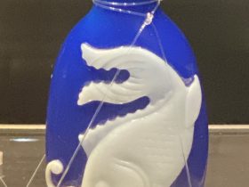 藍底白魚料磁瑙鼻煙瓶-清時代-工藝美術館-四川博物館-成都