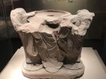 双侍扶座残像-南宋-天下の大足-大足石刻の発見と継承-金沙遺跡博物館-成都