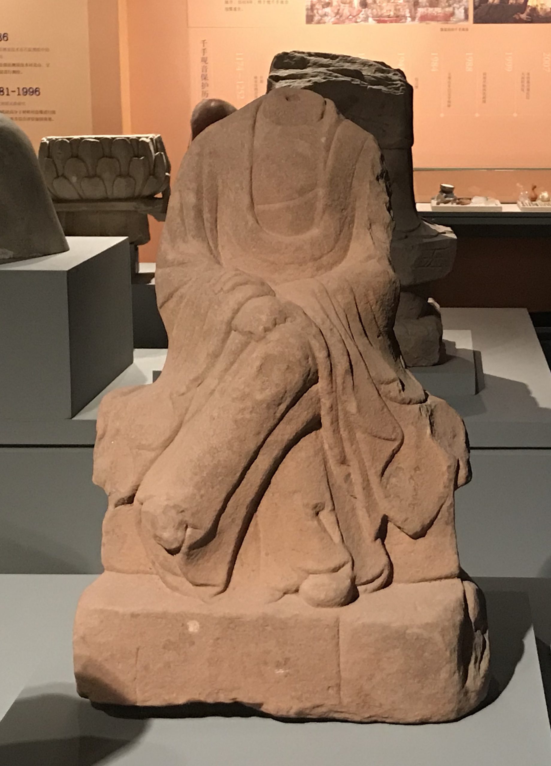 羅漢残像-北宋-天下の大足-大足石刻の発見と継承-金沙遺跡博物館-成都