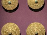 銀鎏金嵌緑松石圓形耳釘-特別展【七宝玲瓏-ヒマラヤからの芸術珍品】-金沙遺跡博物館-成都