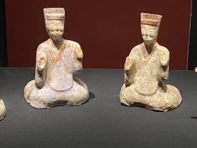 彩絵陶伎楽俑-【列備五都-秦漢時代の中国都市】-成都博物館-四川成都