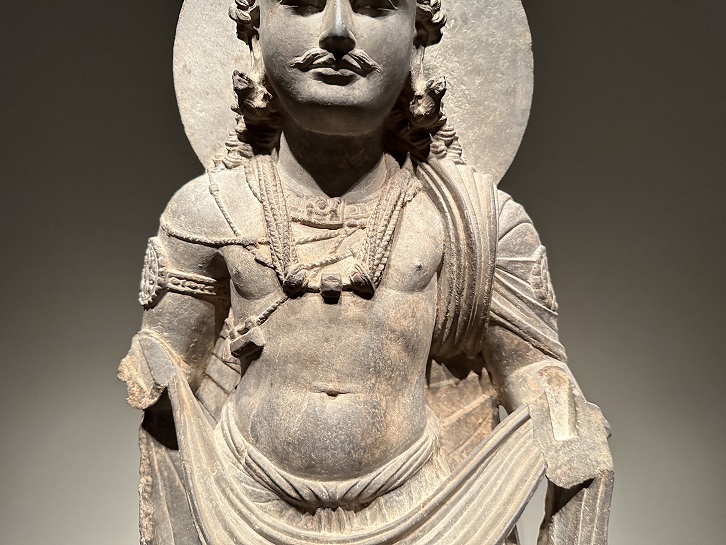 【菩薩立像】パキスタン・ガンダーラ|クシャーン朝・2世紀－常設展－東京国立博物館－東洋館
