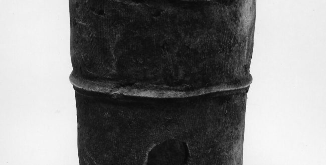 【断片的な埴輪筒　Fragmentary haniwa cylinder】日本‐古墳時代