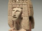 「ひざまずく石女神　Kneeling Female Deity」メキシコ‐アステカ文明