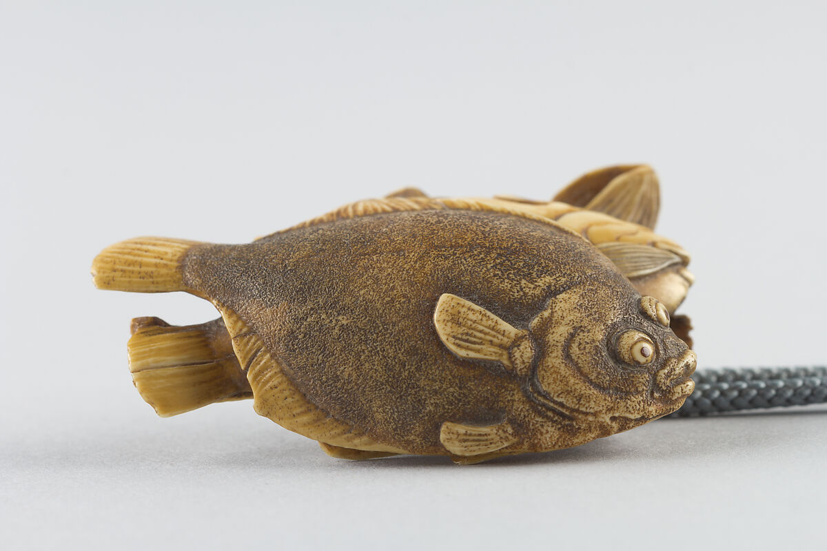 【竹葉に魚の根付け　Netsuke of Fish on Bamboo Leaves】日本‐明治時代